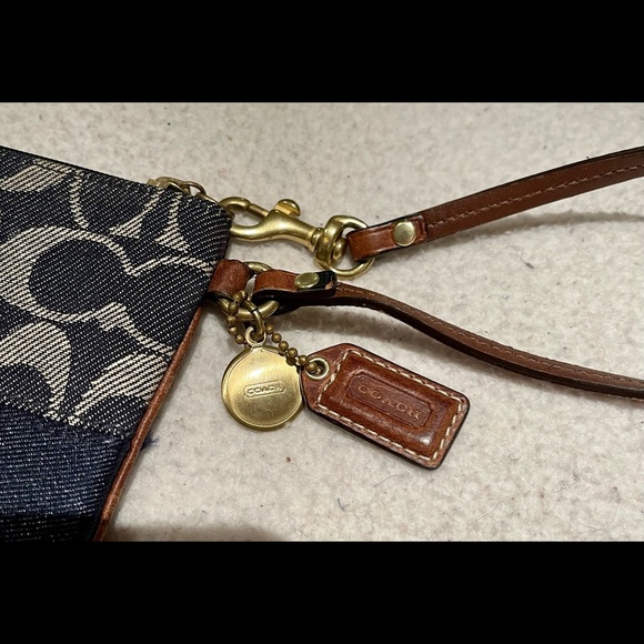 Coach Wristlet - Picture 3 of 7